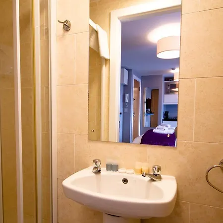 City Aparthotel