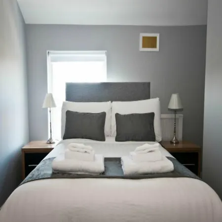 City Aparthotel